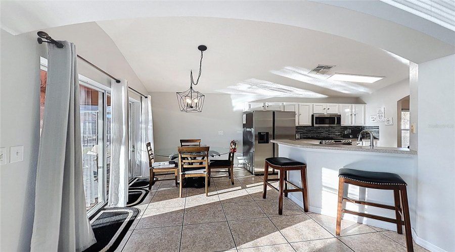 DAVENPORT, Florida 33897, 5 Bedrooms Bedrooms, ,4 BathroomsBathrooms,Residential,For Sale,SEVILLA,0,MFRS5147162