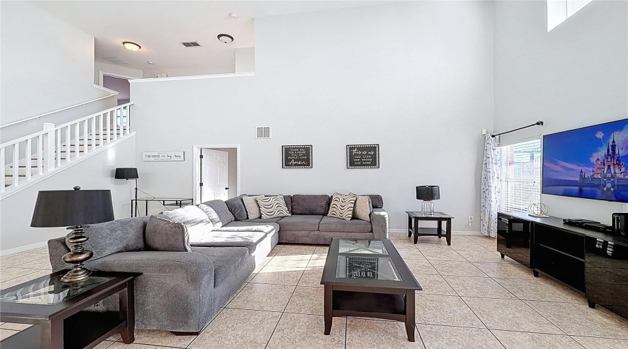 DAVENPORT, Florida 33897, 5 Bedrooms Bedrooms, ,4 BathroomsBathrooms,Residential,For Sale,SEVILLA,0,MFRS5147162