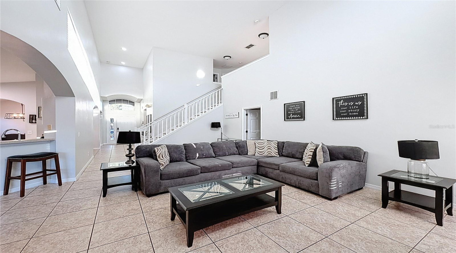 DAVENPORT, Florida 33897, 5 Bedrooms Bedrooms, ,4 BathroomsBathrooms,Residential,For Sale,SEVILLA,0,MFRS5147162