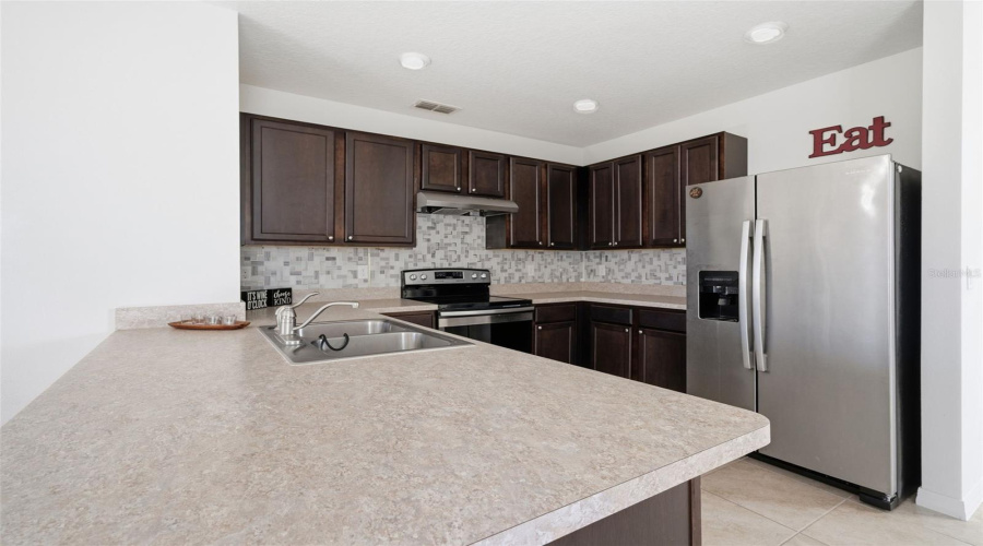 DAVENPORT, Florida 33837, 3 Bedrooms Bedrooms, ,2 BathroomsBathrooms,Residential,For Sale,EAGLEVIEW,0,MFRTB8476450