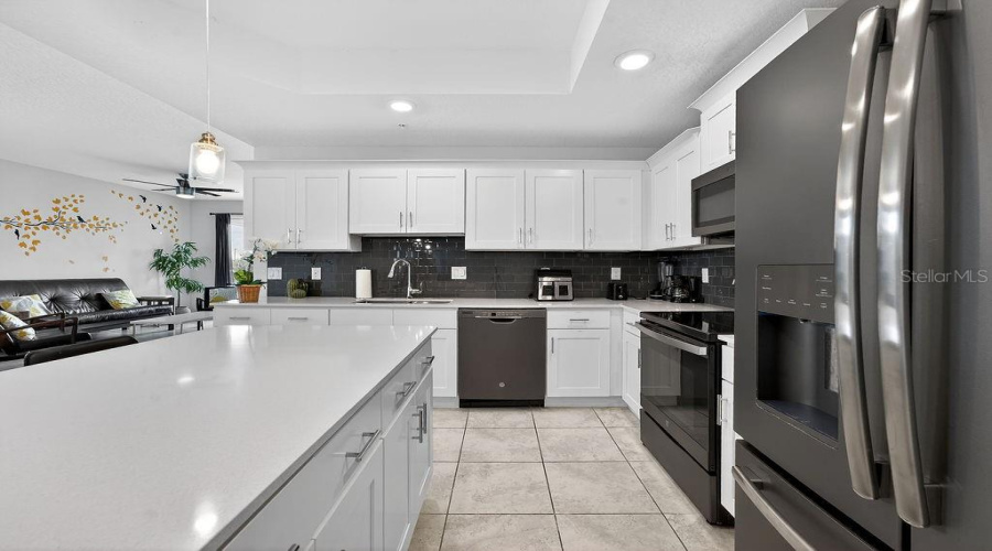 KISSIMMEE, Florida 34746, 3 Bedrooms Bedrooms, ,2 BathroomsBathrooms,Residential,For Sale,PARADOX,0,MFRO6395471