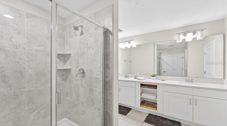 KISSIMMEE, Florida 34746, 3 Bedrooms Bedrooms, ,2 BathroomsBathrooms,Residential,For Sale,PARADOX,0,MFRO6395471