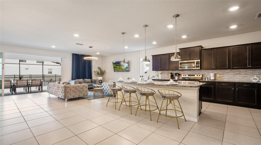 DAVENPORT, Florida 33897, 10 Bedrooms Bedrooms, ,8 BathroomsBathrooms,Residential,For Sale,LANA,0,MFRO6396774