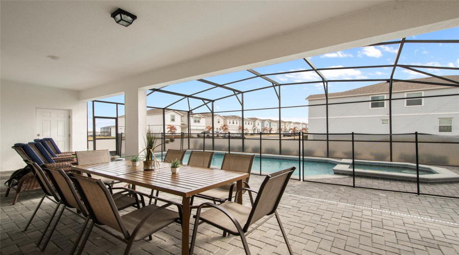 DAVENPORT, Florida 33897, 10 Bedrooms Bedrooms, ,8 BathroomsBathrooms,Residential,For Sale,LANA,0,MFRO6396774