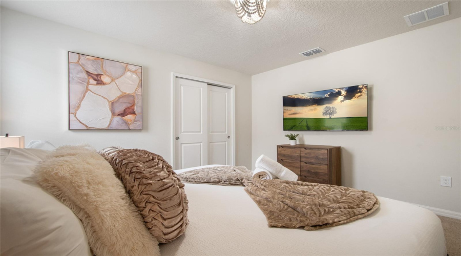 DAVENPORT, Florida 33897, 10 Bedrooms Bedrooms, ,8 BathroomsBathrooms,Residential,For Sale,LANA,0,MFRO6396774