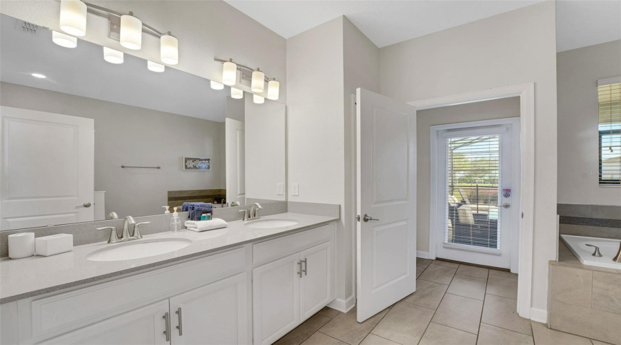 KISSIMMEE, Florida 34746, 8 Bedrooms Bedrooms, ,5 BathroomsBathrooms,Residential,For Sale,FABLE,0,MFRO6358672