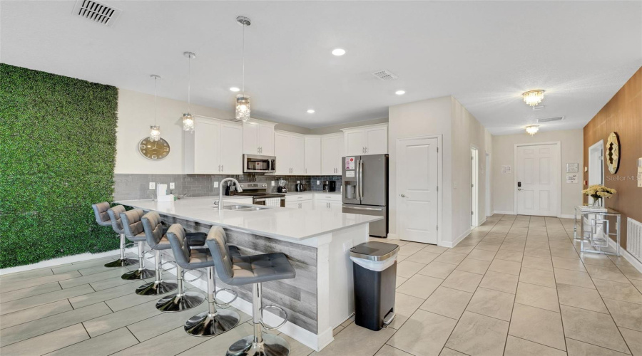 KISSIMMEE, Florida 34746, 8 Bedrooms Bedrooms, ,5 BathroomsBathrooms,Residential,For Sale,FABLE,0,MFRO6358672