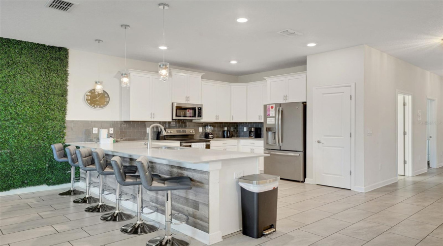 KISSIMMEE, Florida 34746, 8 Bedrooms Bedrooms, ,5 BathroomsBathrooms,Residential,For Sale,FABLE,0,MFRO6358672