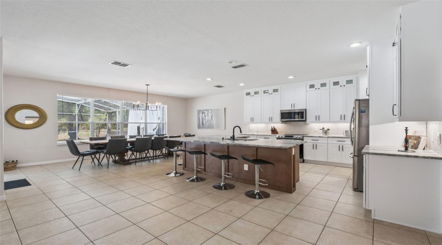 DAVENPORT, Florida 33837, 5 Bedrooms Bedrooms, ,5 BathroomsBathrooms,Residential,For Sale,ORANGE COSMOS,0,MFRG5110374