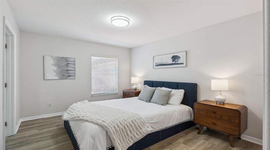 Bedroom next to loft