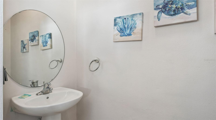 Outdoor kitchen half bath