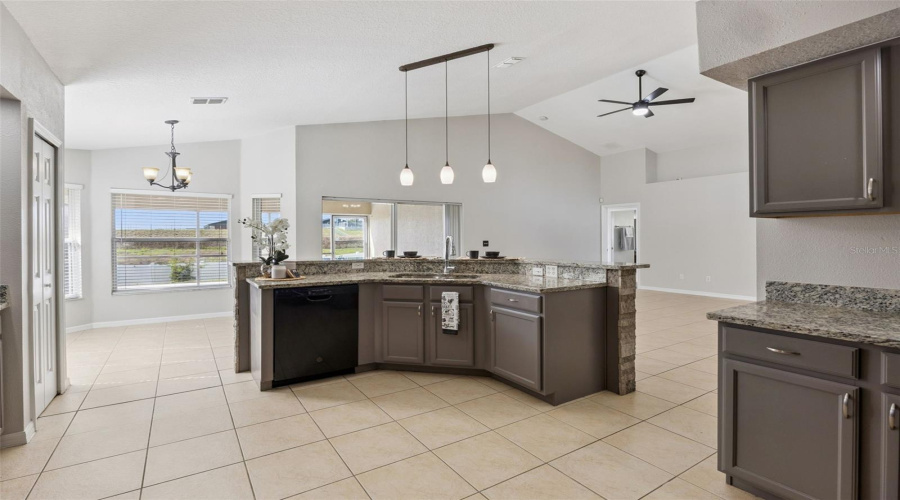DAVENPORT, Florida 33896, 3 Bedrooms Bedrooms, ,2 BathroomsBathrooms,Residential,For Sale,KNIGHTSBRIDGE,0,MFRO6396422