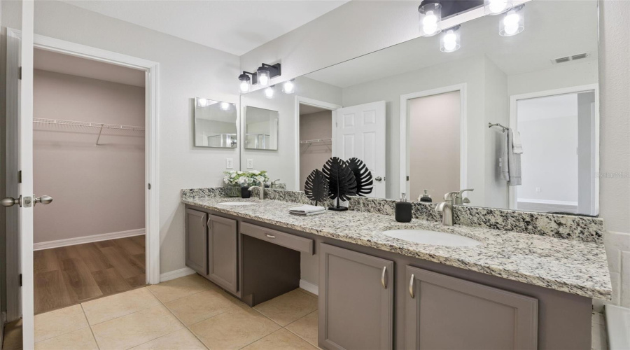 DAVENPORT, Florida 33896, 3 Bedrooms Bedrooms, ,2 BathroomsBathrooms,Residential,For Sale,KNIGHTSBRIDGE,0,MFRO6396422