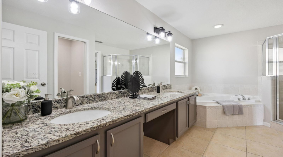 DAVENPORT, Florida 33896, 3 Bedrooms Bedrooms, ,2 BathroomsBathrooms,Residential,For Sale,KNIGHTSBRIDGE,0,MFRO6396422