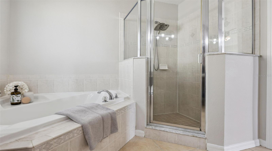 DAVENPORT, Florida 33896, 3 Bedrooms Bedrooms, ,2 BathroomsBathrooms,Residential,For Sale,KNIGHTSBRIDGE,0,MFRO6396422