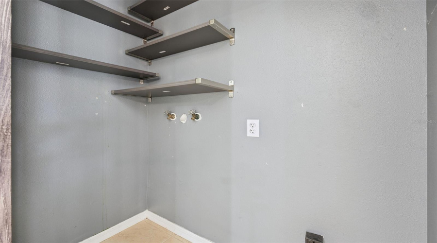 DAVENPORT, Florida 33896, 3 Bedrooms Bedrooms, ,2 BathroomsBathrooms,Residential,For Sale,KNIGHTSBRIDGE,0,MFRO6396422