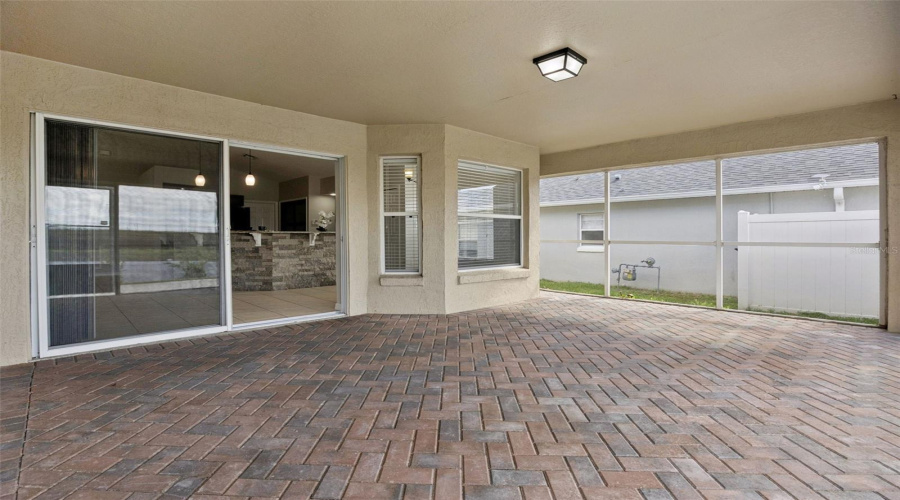 DAVENPORT, Florida 33896, 3 Bedrooms Bedrooms, ,2 BathroomsBathrooms,Residential,For Sale,KNIGHTSBRIDGE,0,MFRO6396422
