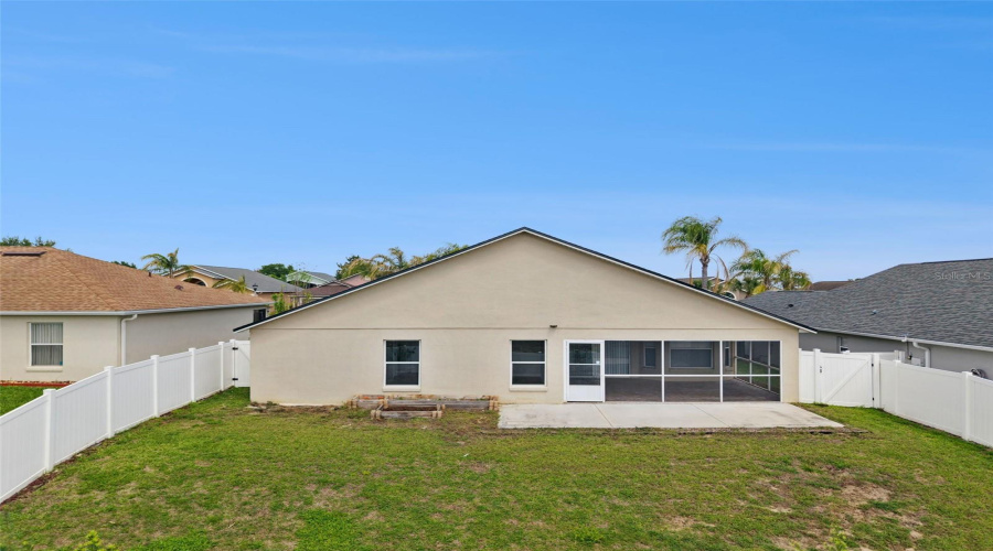 DAVENPORT, Florida 33896, 3 Bedrooms Bedrooms, ,2 BathroomsBathrooms,Residential,For Sale,KNIGHTSBRIDGE,0,MFRO6396422