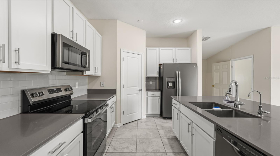 KISSIMMEE, Florida 34746, 3 Bedrooms Bedrooms, ,2 BathroomsBathrooms,Residential,For Sale,BLACKBIRD,0,MFRO6396649