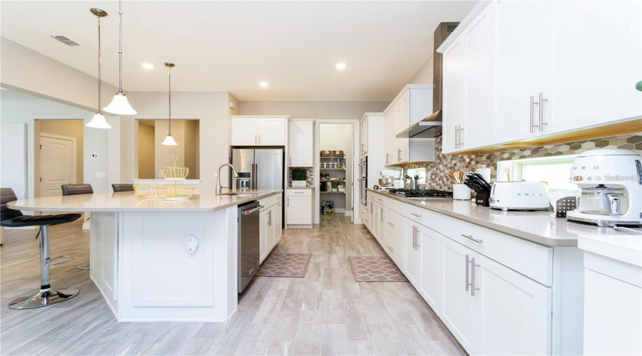 ORLANDO, Florida 32836, 6 Bedrooms Bedrooms, ,4 BathroomsBathrooms,Residential,For Sale,WANDERING,0,MFRS5147298