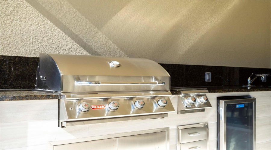 ORLANDO, Florida 32836, 6 Bedrooms Bedrooms, ,4 BathroomsBathrooms,Residential,For Sale,WANDERING,0,MFRS5147298