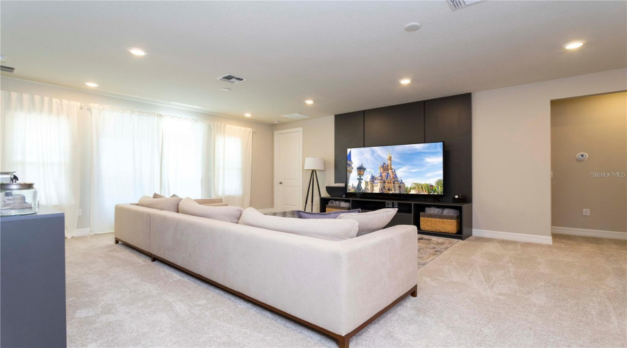 ORLANDO, Florida 32836, 6 Bedrooms Bedrooms, ,4 BathroomsBathrooms,Residential,For Sale,WANDERING,0,MFRS5147298