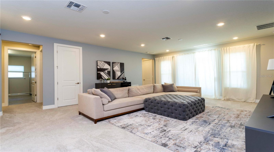 ORLANDO, Florida 32836, 6 Bedrooms Bedrooms, ,4 BathroomsBathrooms,Residential,For Sale,WANDERING,0,MFRS5147298