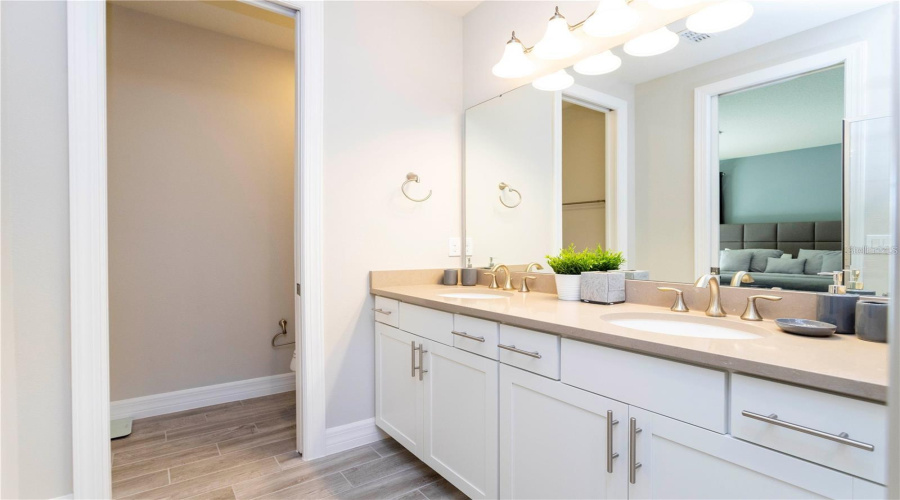 ORLANDO, Florida 32836, 6 Bedrooms Bedrooms, ,4 BathroomsBathrooms,Residential,For Sale,WANDERING,0,MFRS5147298