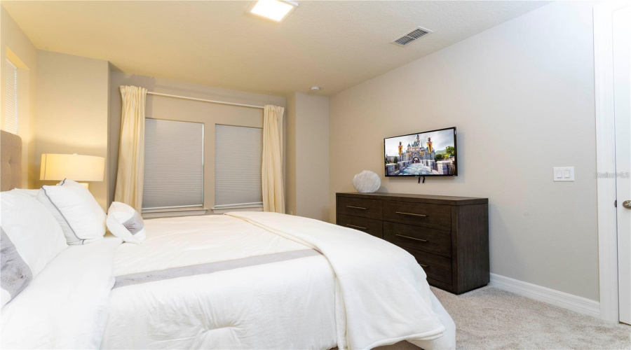 ORLANDO, Florida 32836, 6 Bedrooms Bedrooms, ,4 BathroomsBathrooms,Residential,For Sale,WANDERING,0,MFRS5147298