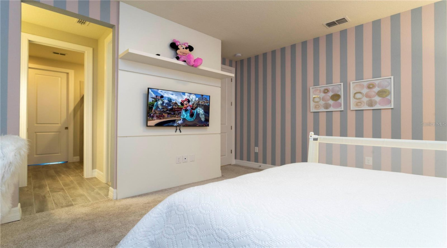 ORLANDO, Florida 32836, 6 Bedrooms Bedrooms, ,4 BathroomsBathrooms,Residential,For Sale,WANDERING,0,MFRS5147298