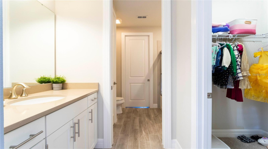 ORLANDO, Florida 32836, 6 Bedrooms Bedrooms, ,4 BathroomsBathrooms,Residential,For Sale,WANDERING,0,MFRS5147298