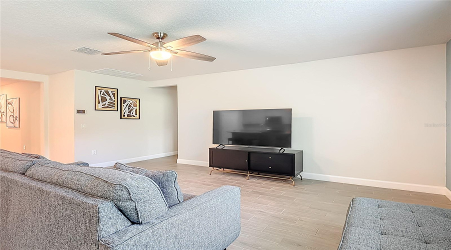 DAVENPORT, Florida 33896, 4 Bedrooms Bedrooms, ,3 BathroomsBathrooms,Residential,For Sale,VISTA VILLAGES BLVD,0,MFRS5147196