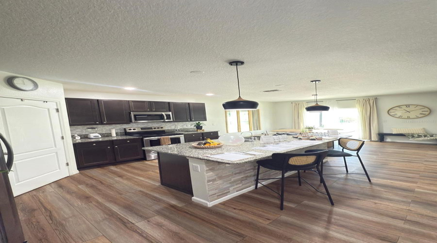 KISSIMMEE, Florida 34747, 5 Bedrooms Bedrooms, ,3 BathroomsBathrooms,Residential,For Sale,PYRUS,0,MFRS5147295