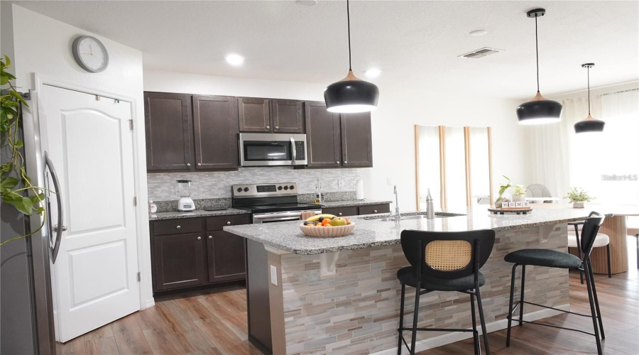 KISSIMMEE, Florida 34747, 5 Bedrooms Bedrooms, ,3 BathroomsBathrooms,Residential,For Sale,PYRUS,0,MFRS5147295