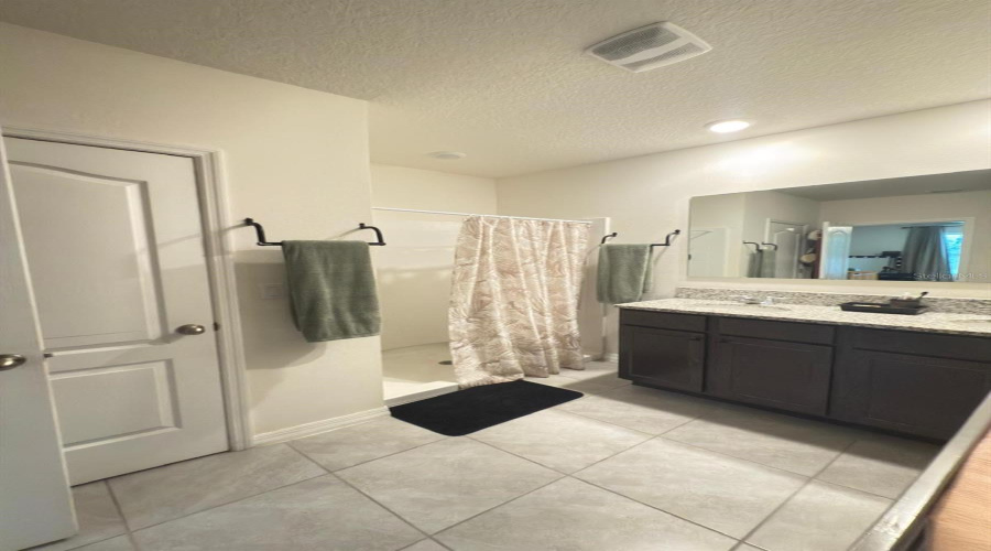 KISSIMMEE, Florida 34747, 5 Bedrooms Bedrooms, ,3 BathroomsBathrooms,Residential,For Sale,PYRUS,0,MFRS5147295