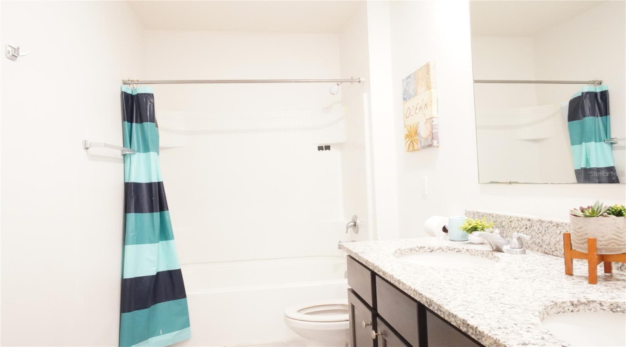 KISSIMMEE, Florida 34747, 5 Bedrooms Bedrooms, ,3 BathroomsBathrooms,Residential,For Sale,PYRUS,0,MFRS5147295