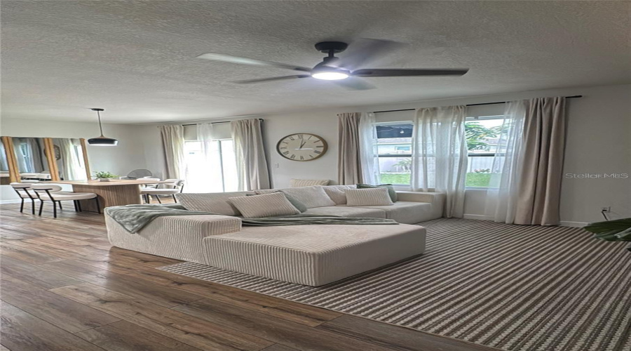 KISSIMMEE, Florida 34747, 5 Bedrooms Bedrooms, ,3 BathroomsBathrooms,Residential,For Sale,PYRUS,0,MFRS5147295