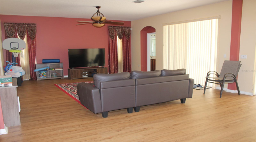 KISSIMMEE, Florida 34746, 5 Bedrooms Bedrooms, ,4 BathroomsBathrooms,Residential,For Sale,CHAPALA,0,MFRO6396893