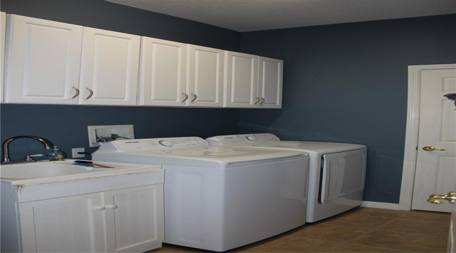 KISSIMMEE, Florida 34746, 5 Bedrooms Bedrooms, ,4 BathroomsBathrooms,Residential,For Sale,CHAPALA,0,MFRO6396893