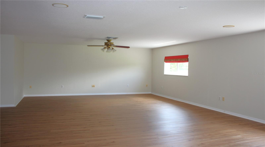 KISSIMMEE, Florida 34746, 5 Bedrooms Bedrooms, ,4 BathroomsBathrooms,Residential,For Sale,CHAPALA,0,MFRO6396893