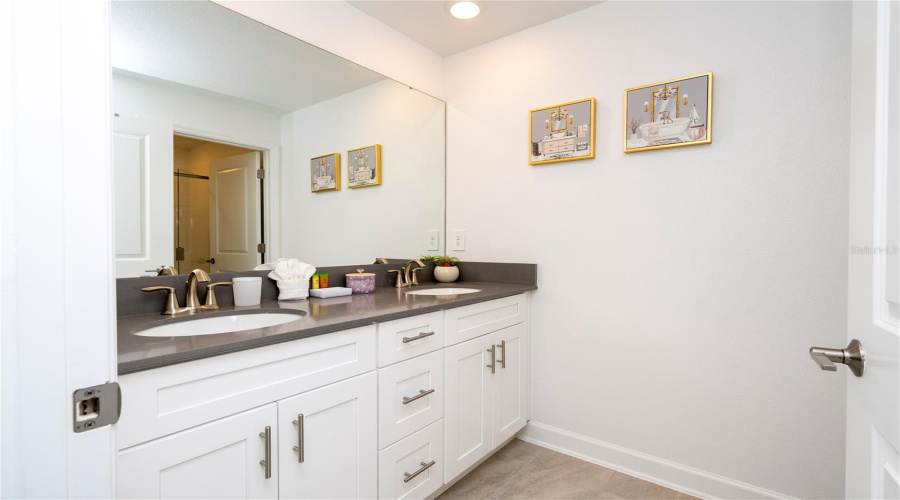 KISSIMMEE, Florida 34746, 4 Bedrooms Bedrooms, ,3 BathroomsBathrooms,Residential,For Sale,SCENE,0,MFRS5147311