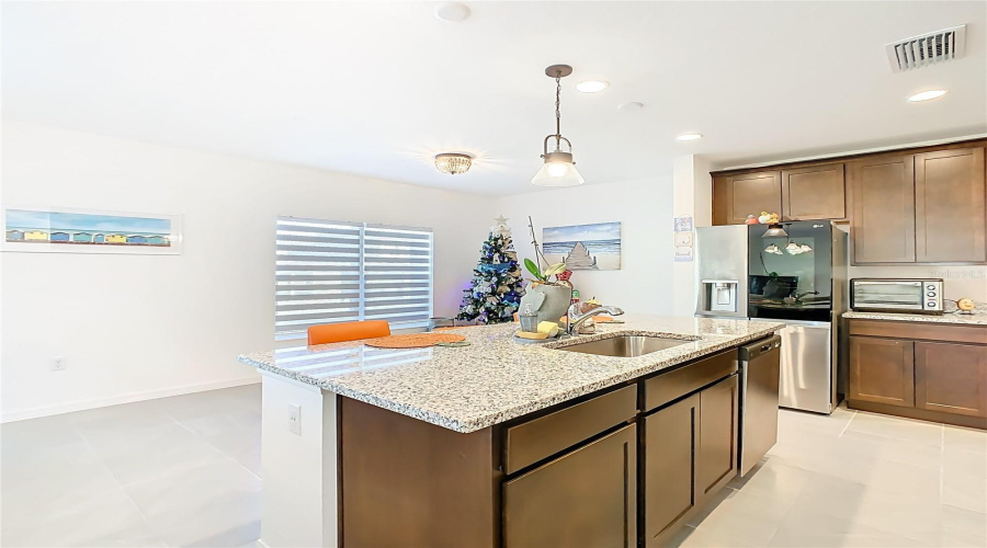 DAVENPORT, Florida 33837, 5 Bedrooms Bedrooms, ,2 BathroomsBathrooms,Residential,For Sale,SWAN SWIM,0,MFRS5136959