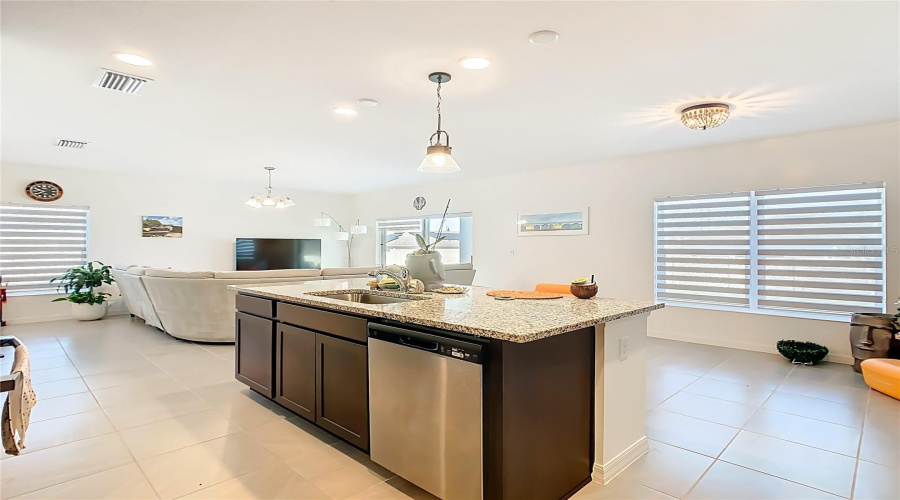 DAVENPORT, Florida 33837, 5 Bedrooms Bedrooms, ,2 BathroomsBathrooms,Residential,For Sale,SWAN SWIM,0,MFRS5136959