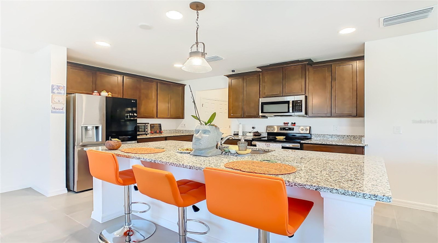 DAVENPORT, Florida 33837, 5 Bedrooms Bedrooms, ,2 BathroomsBathrooms,Residential,For Sale,SWAN SWIM,0,MFRS5136959