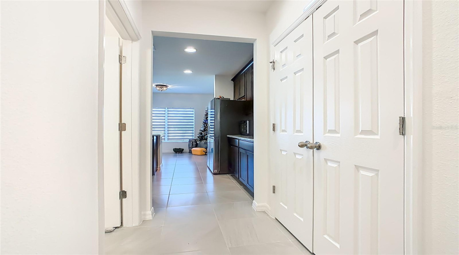 DAVENPORT, Florida 33837, 5 Bedrooms Bedrooms, ,2 BathroomsBathrooms,Residential,For Sale,SWAN SWIM,0,MFRS5136959