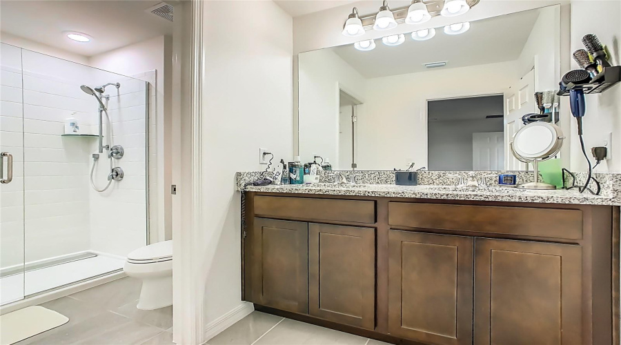 DAVENPORT, Florida 33837, 5 Bedrooms Bedrooms, ,2 BathroomsBathrooms,Residential,For Sale,SWAN SWIM,0,MFRS5136959