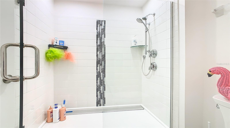 DAVENPORT, Florida 33837, 5 Bedrooms Bedrooms, ,2 BathroomsBathrooms,Residential,For Sale,SWAN SWIM,0,MFRS5136959