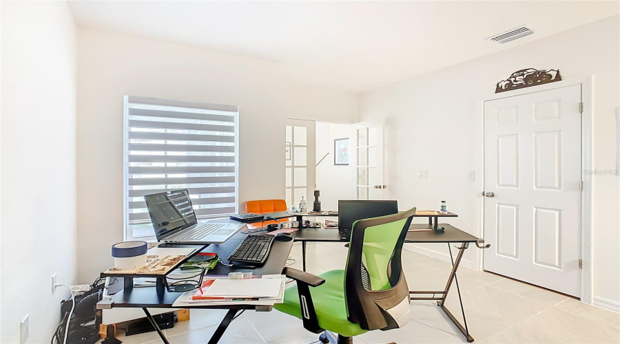 DAVENPORT, Florida 33837, 5 Bedrooms Bedrooms, ,2 BathroomsBathrooms,Residential,For Sale,SWAN SWIM,0,MFRS5136959