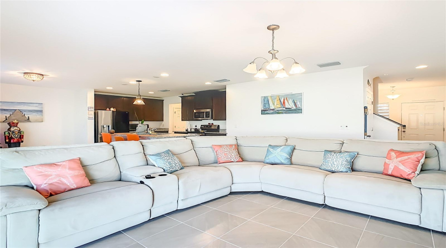 DAVENPORT, Florida 33837, 5 Bedrooms Bedrooms, ,2 BathroomsBathrooms,Residential,For Sale,SWAN SWIM,0,MFRS5136959