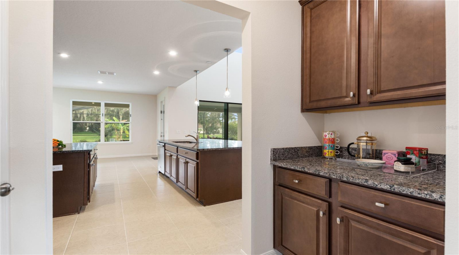 KISSIMMEE, Florida 34746, 6 Bedrooms Bedrooms, ,4 BathroomsBathrooms,Residential,For Sale,BEACON,0,MFRO6342981